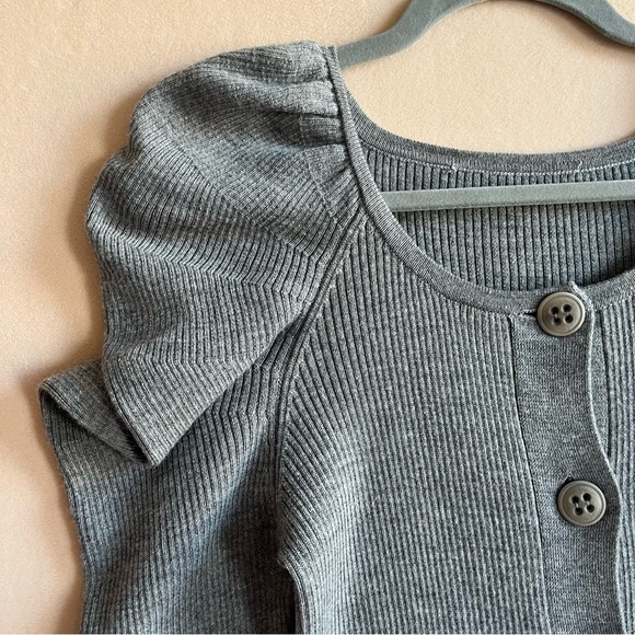 Trina‎ Turk 100% Merino Wool Ribbed Puff Sleeve Cardigan size XS - Picture 4 of 12